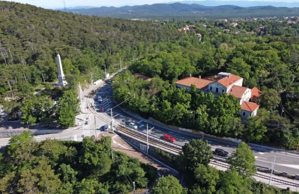  Novi lastnik želi nekoč znamenitemu hotelu povrniti nekdanjo 
slavo.