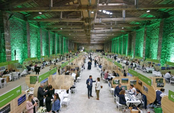 Včeraj so izvedli 3000 vnaprej dogovorjenih sestankov. Za 15-minutno srečanje so se ponudniki in kupci dogovorili prek aplikacije.