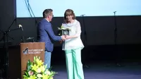 Ravnateljici Tanji Čefarin je ob jubileju čestital tudi novogoriški župan 
Samo Turel. 