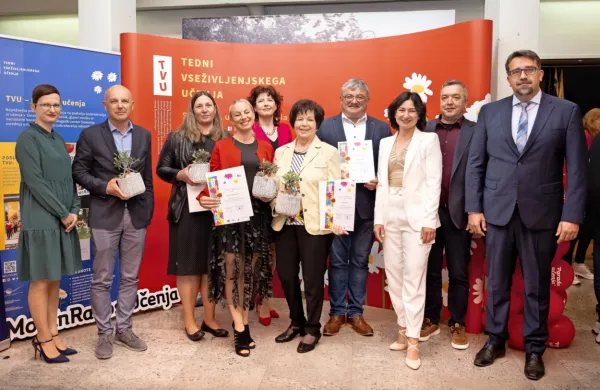 Na nacionalnem odprtju 28. Tednov vseživljenjskega učenja v 
Ajdovščini so podelili priznanja “zgledno učečim se posameznikom in ustanovam” v zgornji Vipavski dolini. Prejeli so jih Vera 
Kodrič, Alice Stojko Saliu, Peter Ferjančič, KS Goče in podjetje 
Mlinotest. 