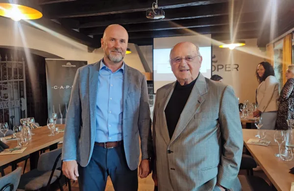 Rado Pišot in Livio Jakomin podpirata nastanek novega inštituta 
za vinogradništvo in vinarstvo, ki nastaja pod okriljem ZRS 
Koper. 