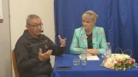 S poveljnikom civilne zaščite Srečkom Šestanom se je v bistriški 
Knjižnici Makse Samsa pogovarjala direktorica Damijana Hrabar.  