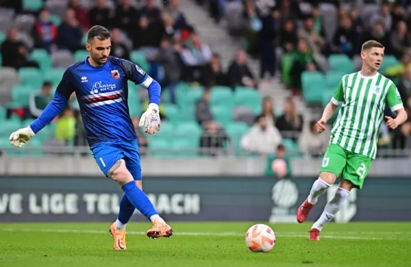 Jan Koprivec (levo) je bil tudi občasni slovenski reprezentant.