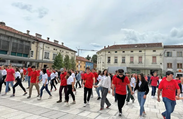 Lavričev trg, Ajdovščina