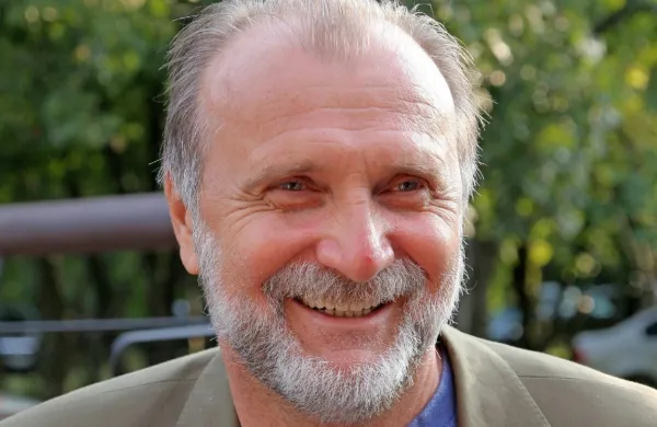 Pisatelj Dževad Karahasan je po dveh letih izgubil bitko z 
rakom.
