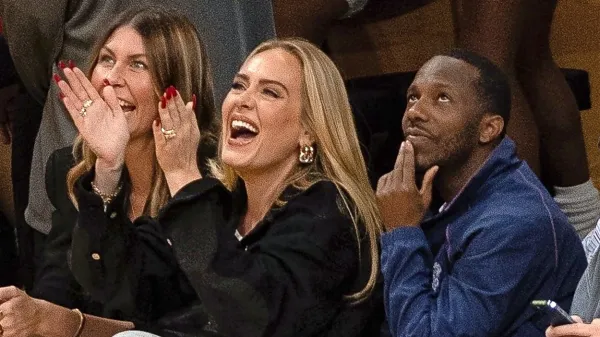 Adelino premoženje je ocenjeno na 165 milijonov funtov.