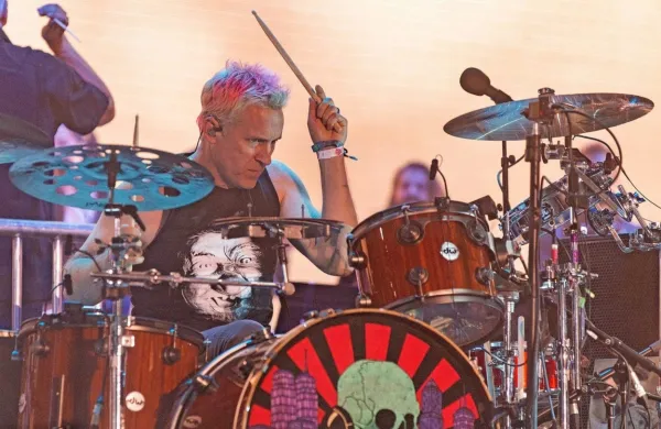 Skupina Foo Fighters ima novega bobnarja