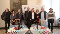 V Kopru so tokrat svoje misli med občinstvo širili (z leve): uvodničar Marcel Štefančič jr., pesnica in 
dramatičarka Monika Herceg, pisatelj Diego Zandel, pesnik in pisatelj Ahmed Burić, pesnica Nina Dragičević, 
srce Foruma v Kopru Irena Urbič, Marjan Rupert iz NUK-a ter novinar in radijec Saša Ćirić. 