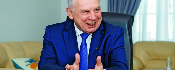 Andrij Taran: “Radi živite mirno in se nočete pretegniti od dela, da 
bi zaslužili več in si kupovali dražje stvari. V Ukrajini pa je 
mentaliteta, da želijo imeti ljudje vedno več in boljše, kot imajo 
njihovi sosedi.”
