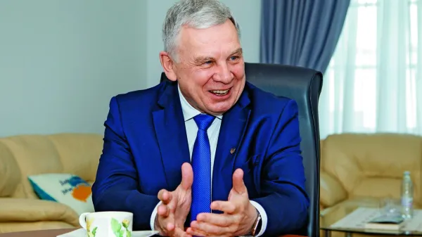 Andrij Taran: “Radi živite mirno in se nočete pretegniti od dela, da 
bi zaslužili več in si kupovali dražje stvari. V Ukrajini pa je 
mentaliteta, da želijo imeti ljudje vedno več in boljše, kot imajo 
njihovi sosedi.”