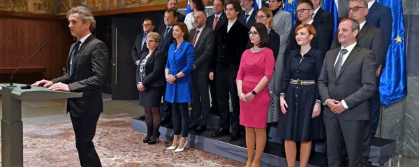 Ministrice in ministre aktualne vlade ter premierja smo vprašali, 
kako se soočajo s hitrim tempom, ki ga narekuje sodobni način 
življenja in posledično tudi njihovo delo. 
