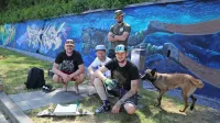50-metrski zid nedaleč od Rexa je v podvodni svet spremenila 
ekipa grafitarjev pod vodstvom Tineta Dekortija (v ospredju).