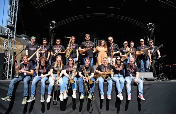 Minuli konec tedna so se glasbeniki Bend-it! Orchestra iz Marezig 
odpravili na FIMU festival v francoskem Belfortu, kjer so se kot 
edini slovenski predstavniki, na že 36. ediciji festivala, predstavili 
tamkajšnji publiki.