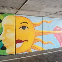 Na koprskih muralih seveda ne manjka koprsko sonce.