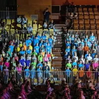 S tribun se je oglasil tudi otroški pevski zbor, ki je spremljal pevko 
Lano Hrvatin.