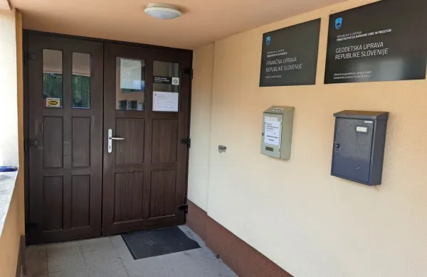  Finančna uprava je včeraj v Ilirski Bistrici po treh letih  ponovno odprla svojo pisarno.  
