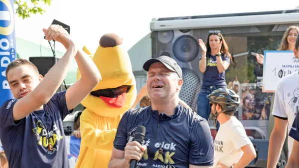 Ganjeni Miha Deželak ob razglasitvi končnega zneska, zbranega v 
letošnji akciji