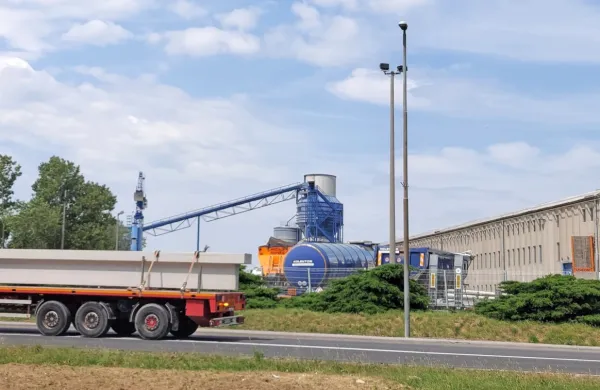 Na območju Gobija  bodo po komunalni ureditvi zaživele tudi nove 
dejavnosti, betonarna za zdaj ostaja.