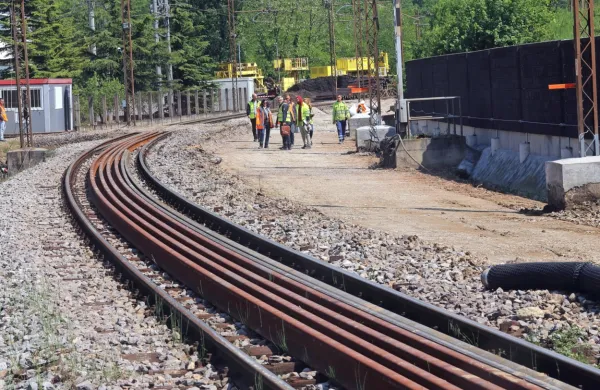 Posodabljanje prog  potek že vrsto let, a vendar je še veliko dela.