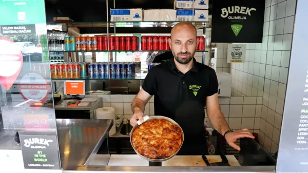 Burek Olimpija je kot ponudnik hrane dvanajstkrat zapored prejel naziv Best of Ljubljana.