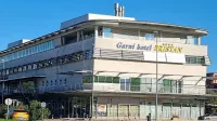 Univerza na Primorskem ponuja v najem restavracijo v nekdanjem 
Garni hotelu Pristan. 