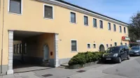 Občina namerava kupiti stavbo nekdanjega Primorja in v njej 
urediti podjetniški inkubator. 