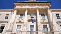 Občina Piran je objavila javni natečaj, s katerim išče direktorja 
občinske uprave. 