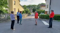 Ljudje ob Cebejevi ulici sprašujejo, kdo bo saniral poškodovano 
cestišče in morebitne poškodbe na stanovanjskih objektih. 
