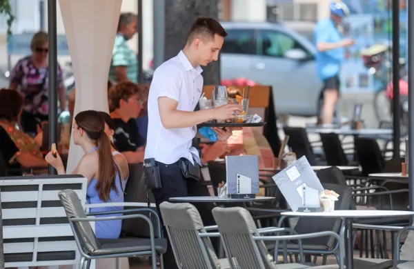 Izziv številnih gostincev je pridobiti kader.