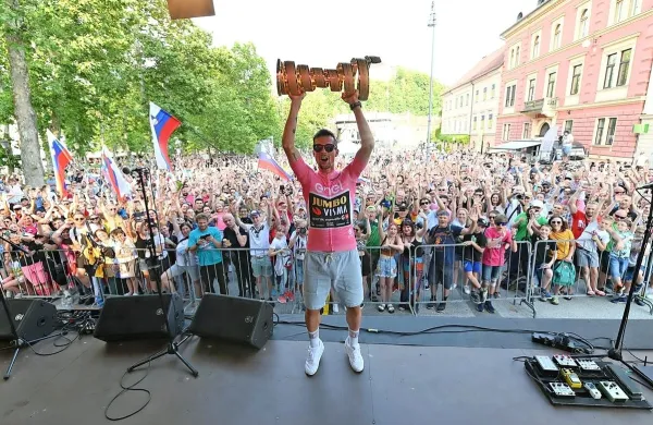 Primož Roglič danes na Kongresnem trgu v Ljubljani