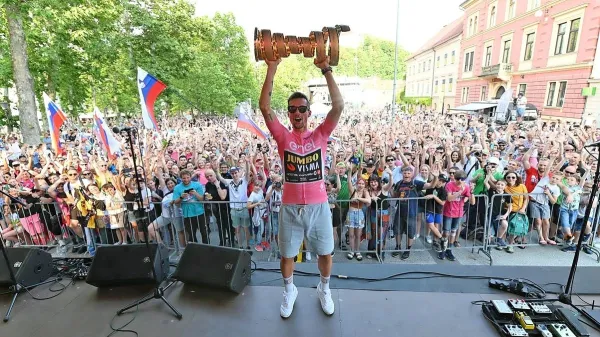 Primož Roglič danes na Kongresnem trgu v Ljubljani