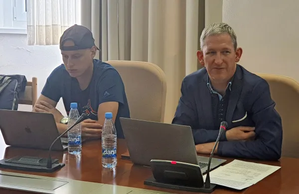 Peter Boršić (desno) poziva, naj ustavno sodišče zakonske nejasnosti pri izračunu števila elektorjev odpravi enkrat za vselej. 