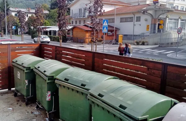 Ravnanje z odpadki bo v Šempetru in Vrtojbi dražje. Za zdaj je 
cenejše kot drugod na Goriškem, a cena se utegne še enkrat 
dvigniti. 