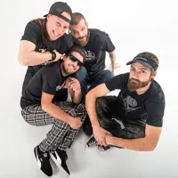 Elvis Jackson so (z leve) Marko Soršak - Soki, David Kovšca - Buda, Erik Bucik - Slavc in Boštjan Beltram - 
Berto. 