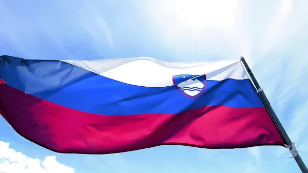 Glede na napovedi bodo dobro na proslavi ob dnevu državnosti 
zastopane vrste največje vladne stranke Gibanje Svoboda, medtem ko bo okrnjena prisotnost predstavnikov nekaterih drugih 
parlamentarnih strank.