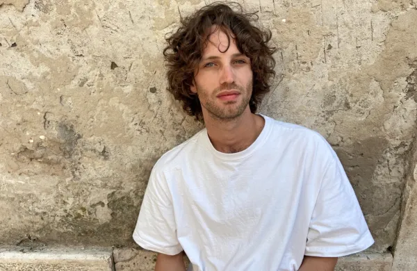 Ivan Loboda, umetniški vodja festivala FUGA, vabi na produkcije 
gledaliških akademij. 