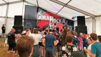 Gora Rocka je v polnem teku.