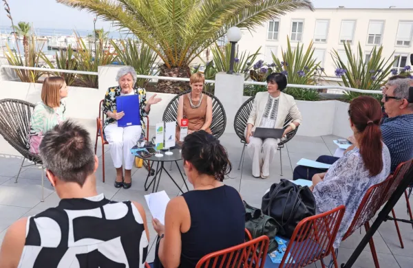 Nastajanje in program letošnjega že 30. Primorskega poletnega 
festivala so predstavili (z leve) predstavnica za odnose z javnostjo 
Tjaša Likar, predsednica Društva PPF Neva Zajc, umetniška vodja 
Anja Bajda in producentka Martina Gamboz. 