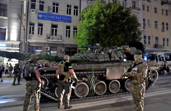 Preden bi lahko prišlo do večje eskalacije, je vodja zasebne najemniške vojske Wagner Jevgenij Prigožin z Moskvo sklenil dogovor. 