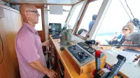 Sandi Radolovič, kapitan Zlatoperke, bo ladjo med Piranom in 
Ankaranom krmaril šest dni na teden, le ob ponedeljkih bo 
Zlatoperka počivala. 
