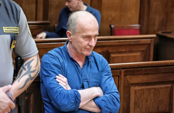 Adriano Petelin  je  v začetku  maja  sodniku Matevžu  Grosu  odgovoril, da  krivde  za  umor ne  prizna.  