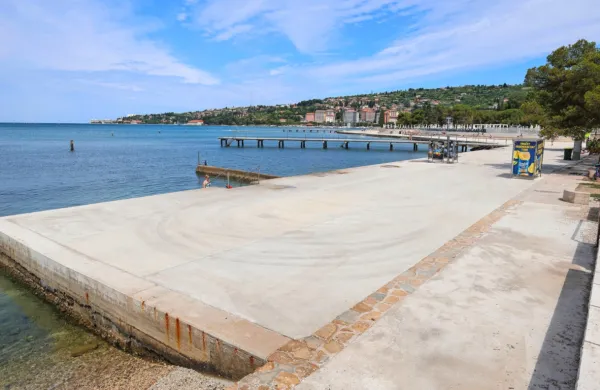 Če so na centralni plaži v Portorožu in še kje psi nezaželeni,  bodo 
kmalu dobrodošli na pasji plaži v Luciji. 