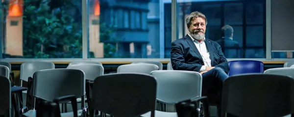 (INTERVJU) Tihomir Cipek: “Ko vojno začnejo voditi vojaki, vojni ni konca”