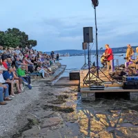 Oder na plaži v Valdoltri velja za enega najlepših obmorskih 
prizorišč pri nas.