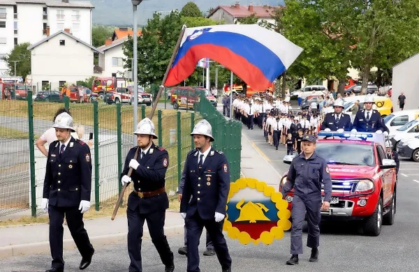 Gasilske parade so se udeležili številni gasilci, od najmlajših 
članov do veteranov, iz domačega in prijateljskih društev. 