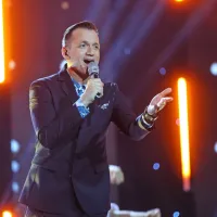 (FOTO in VIDEO) Tudi letos primorska zmaga: na MMS je s pesmijo Torek slavil Gregor Ravnik