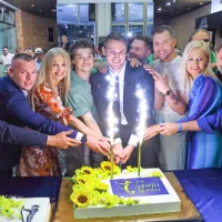 (FOTO in VIDEO) Tudi letos primorska zmaga: na MMS je s pesmijo Torek slavil Gregor Ravnik