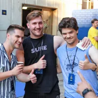 (FOTO in VIDEO) Tudi letos primorska zmaga: na MMS je s pesmijo Torek slavil Gregor Ravnik