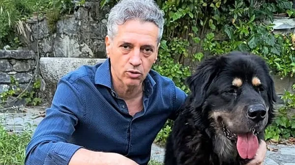 

“Verjamem, da imamo vsi svoje živali tako radi, da bomo tistim, ki 
jih nimajo, preprečili, da bi živali še kdaj lahko trpinčili,” je v video 
posnetku, na katerem je skupaj z večjim psom, dejal premier.