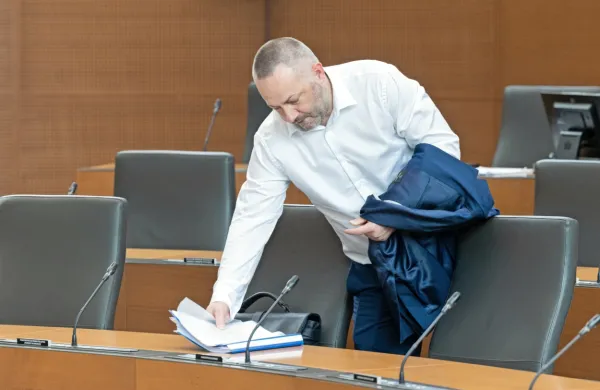 Danijel Bešič Loredan bo še en v vrsti ministrov, za katere je bila 
zdravstvena reforma prekislo jabolko.